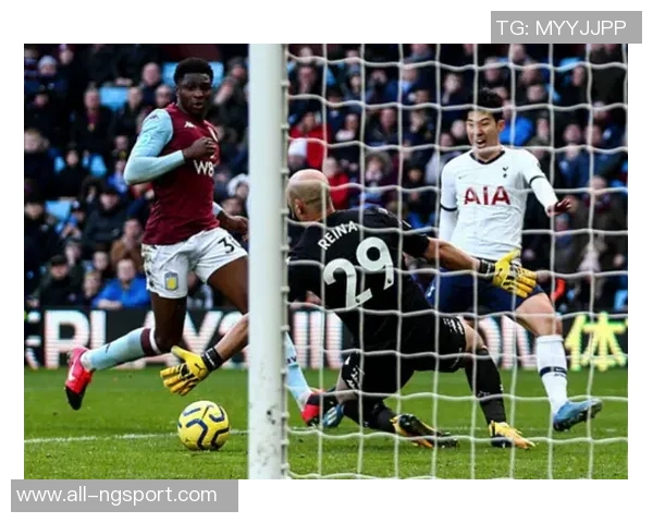 热刺边卫波罗被球迷电子烟砸中后捡起假装抽烟引发热议