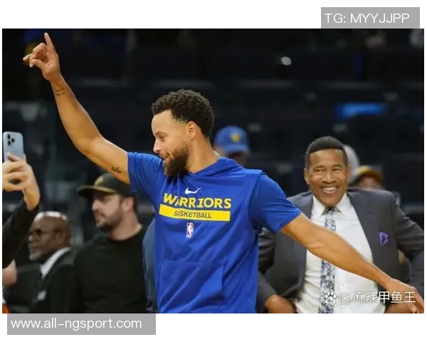 三球短暂出战15分钟高效表现三分球命中率50贡献11分2篮板3助攻