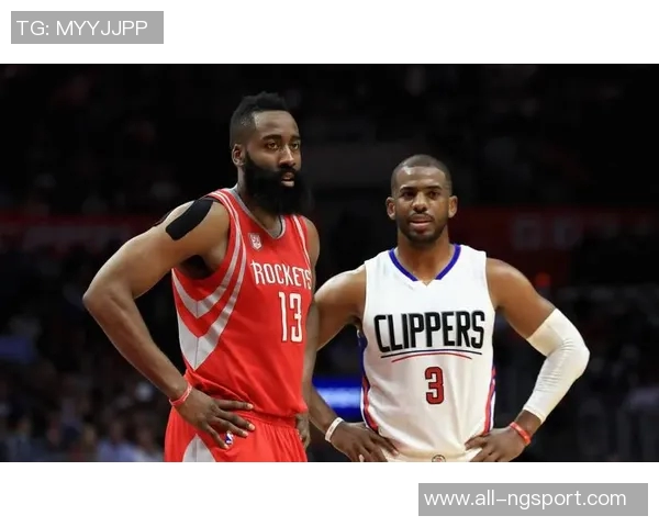 哈登首节表现抢眼送出8助攻3分3篮板助力球队攻防转换