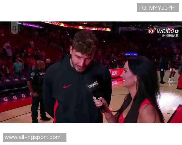 申京与亚当斯默契配合卡佩拉迅速融入双塔战术体系 申京与亚当斯默契配合卡佩拉迅速融入双塔战术体系