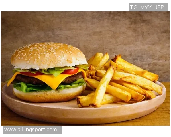 哈兰德在家享受红外线理疗与美食烹饪的双重乐趣