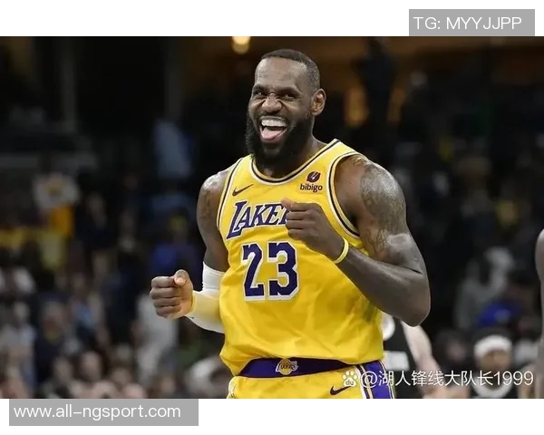 詹姆斯明年或降薪签短约争冠退役传闻不攻自破