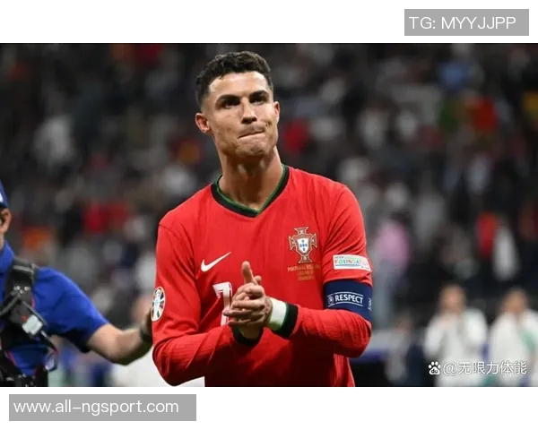 C罗获环球声望奖回应家人劝停称仍能为球队贡献为何不继续奋斗